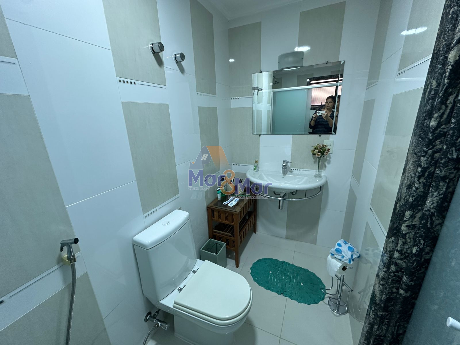 Apartamento na Praia das Pitangueiras, Guarujá - SP