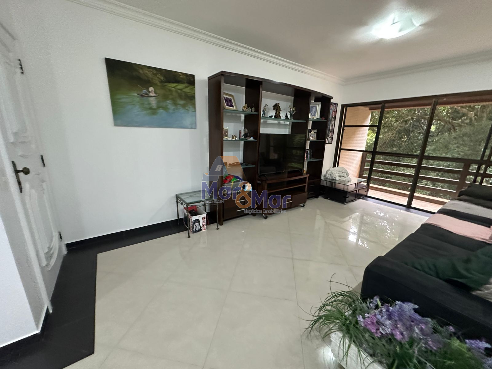 Apartamento na Praia das Pitangueiras, Guarujá - SP