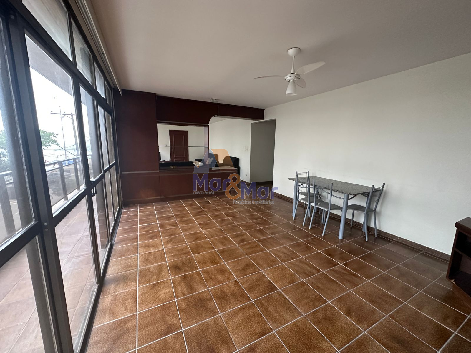 Apartamento Frente ao Mar nas Pitangueiras, Guarujá - SP