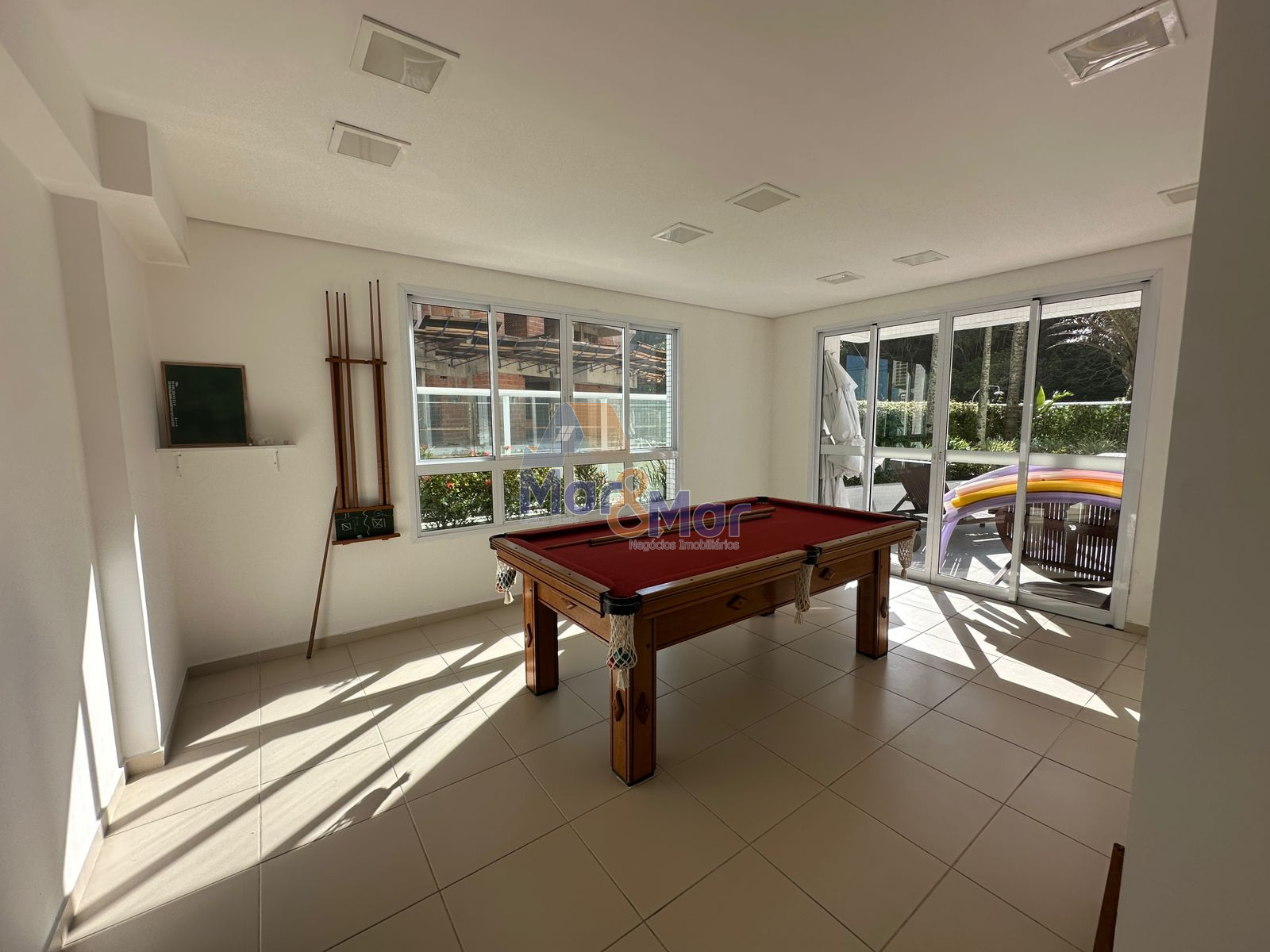 Apartamento Frente ao Mar, Praia da Enseada, Guarujá - SP