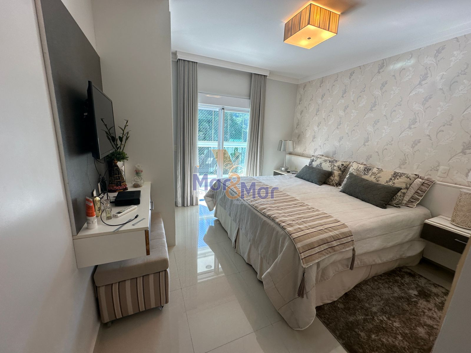 Apartamento Frente ao Mar, Praia da Enseada, Guarujá - SP