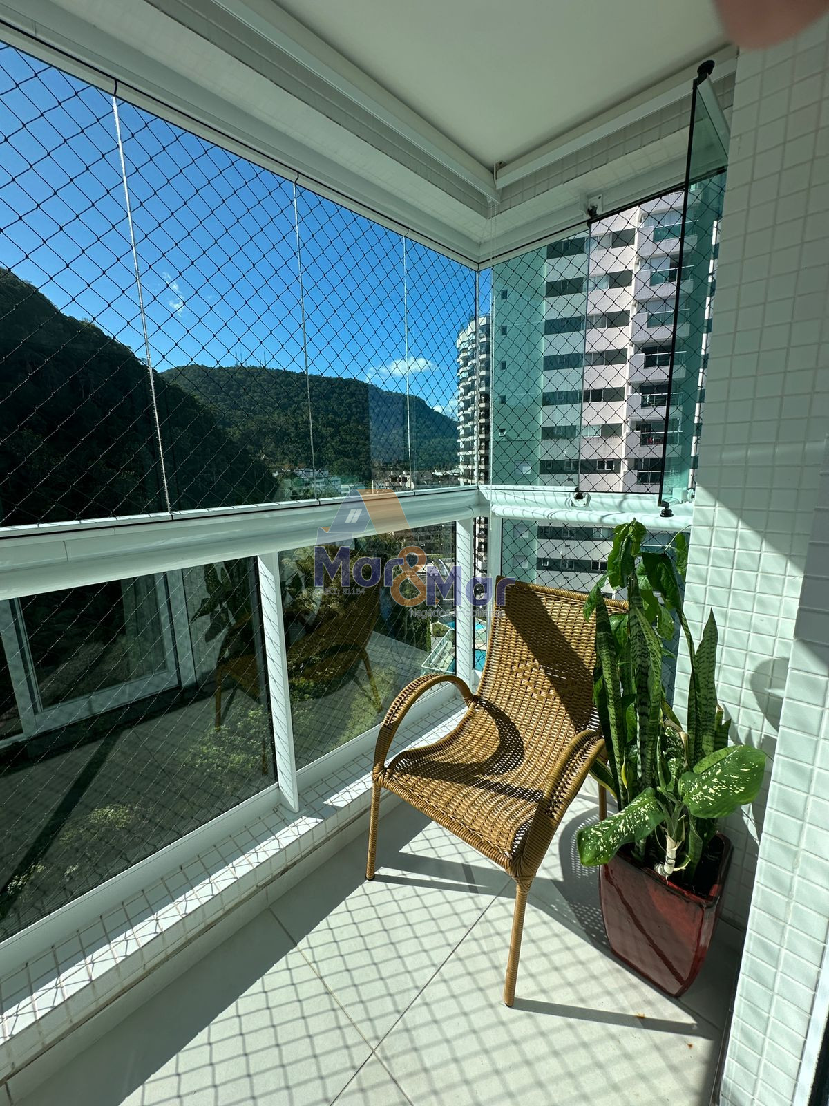 Apartamento Frente ao Mar, Praia da Enseada, Guarujá - SP