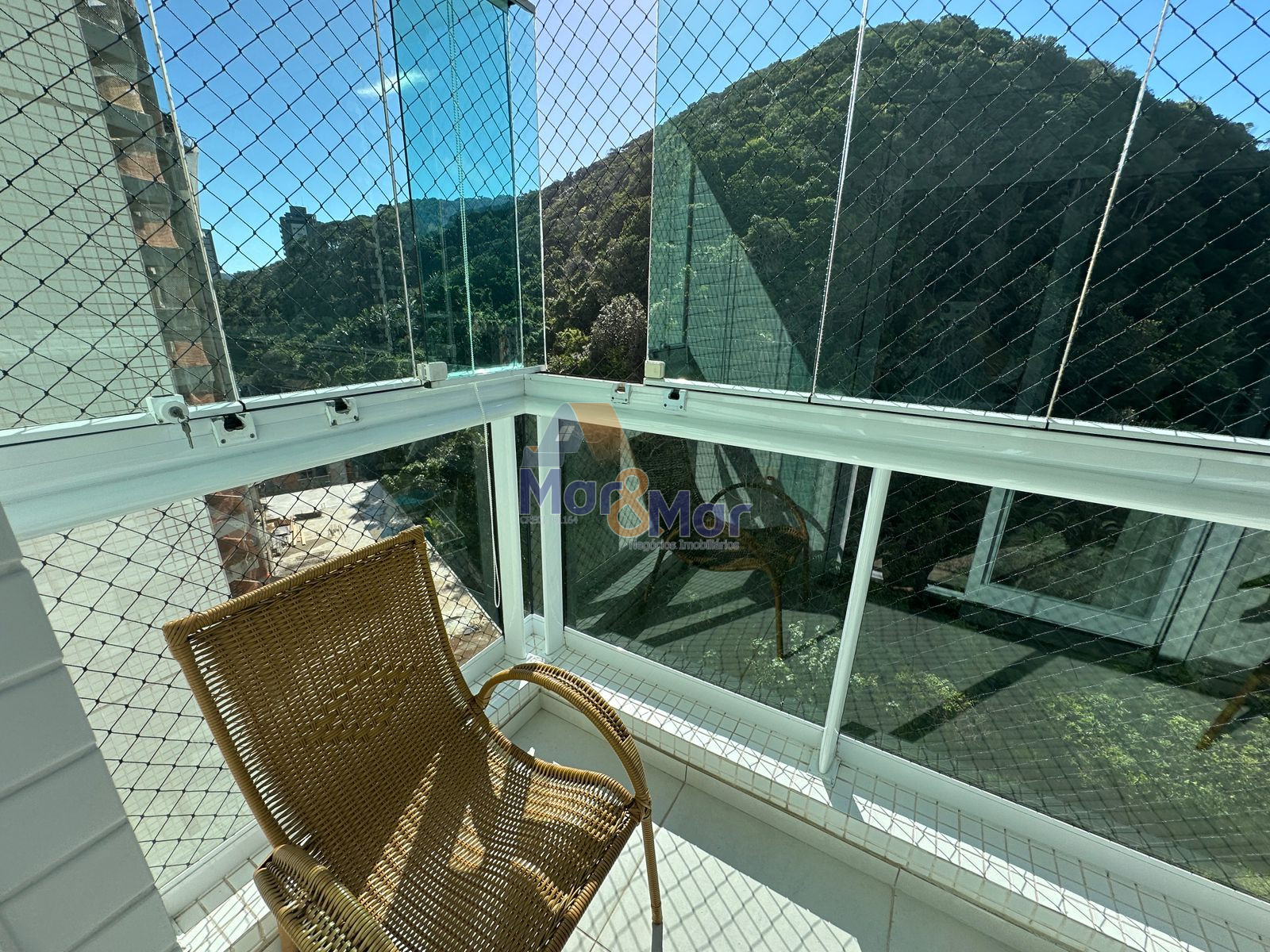 Apartamento Frente ao Mar, Praia da Enseada, Guarujá - SP