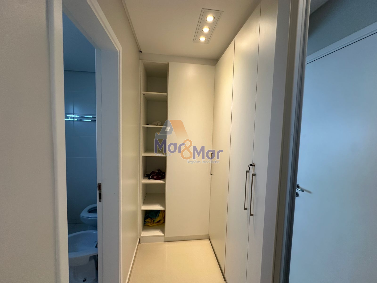 Apartamento Frente ao Mar, Praia da Enseada, Guarujá - SP