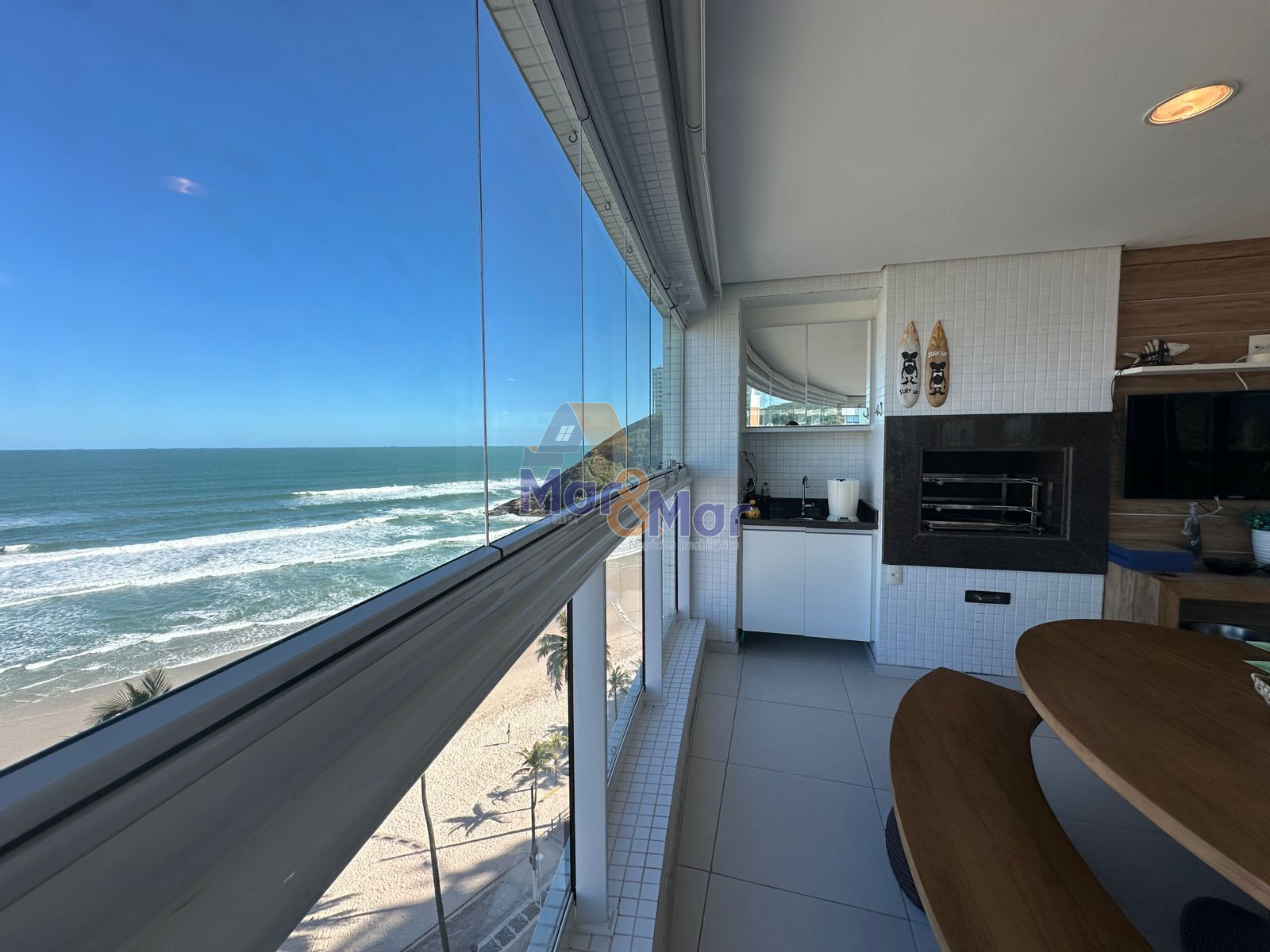 Apartamento Frente ao Mar, Praia da Enseada, Guarujá - SP