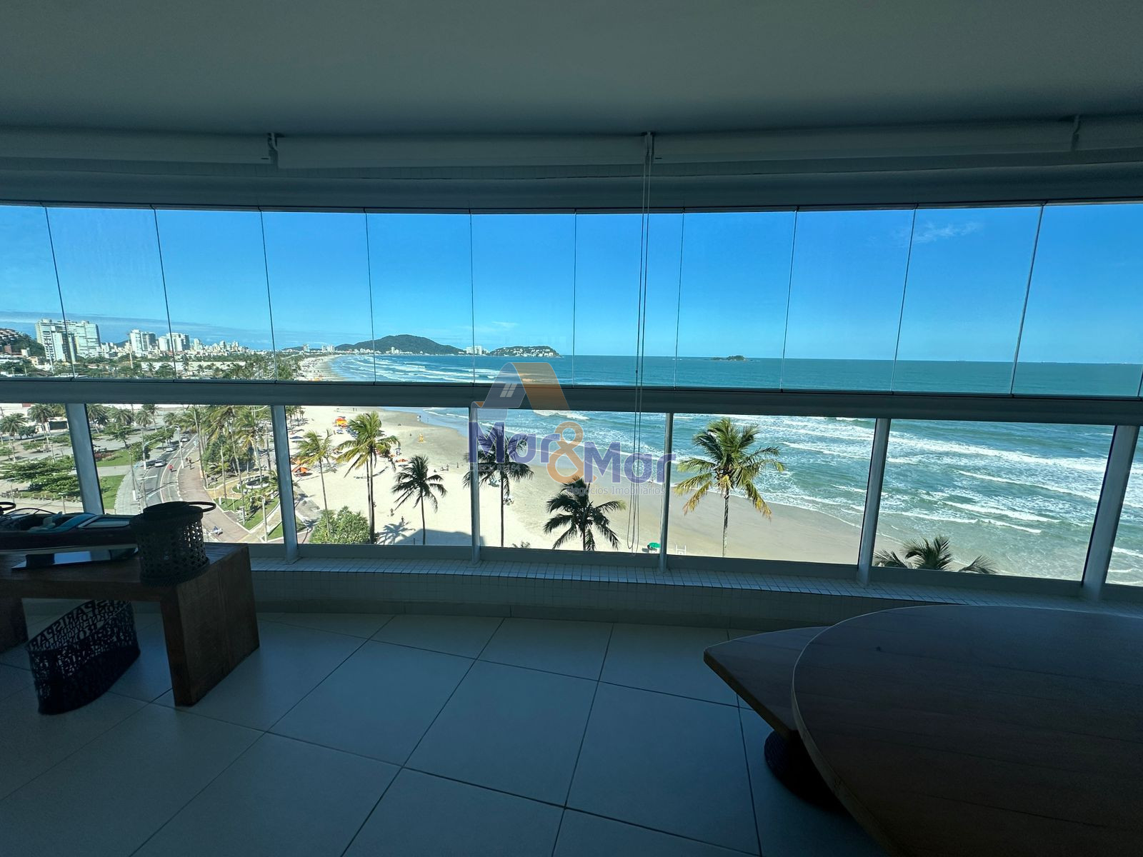 Apartamento Frente ao Mar, Praia da Enseada, Guarujá - SP