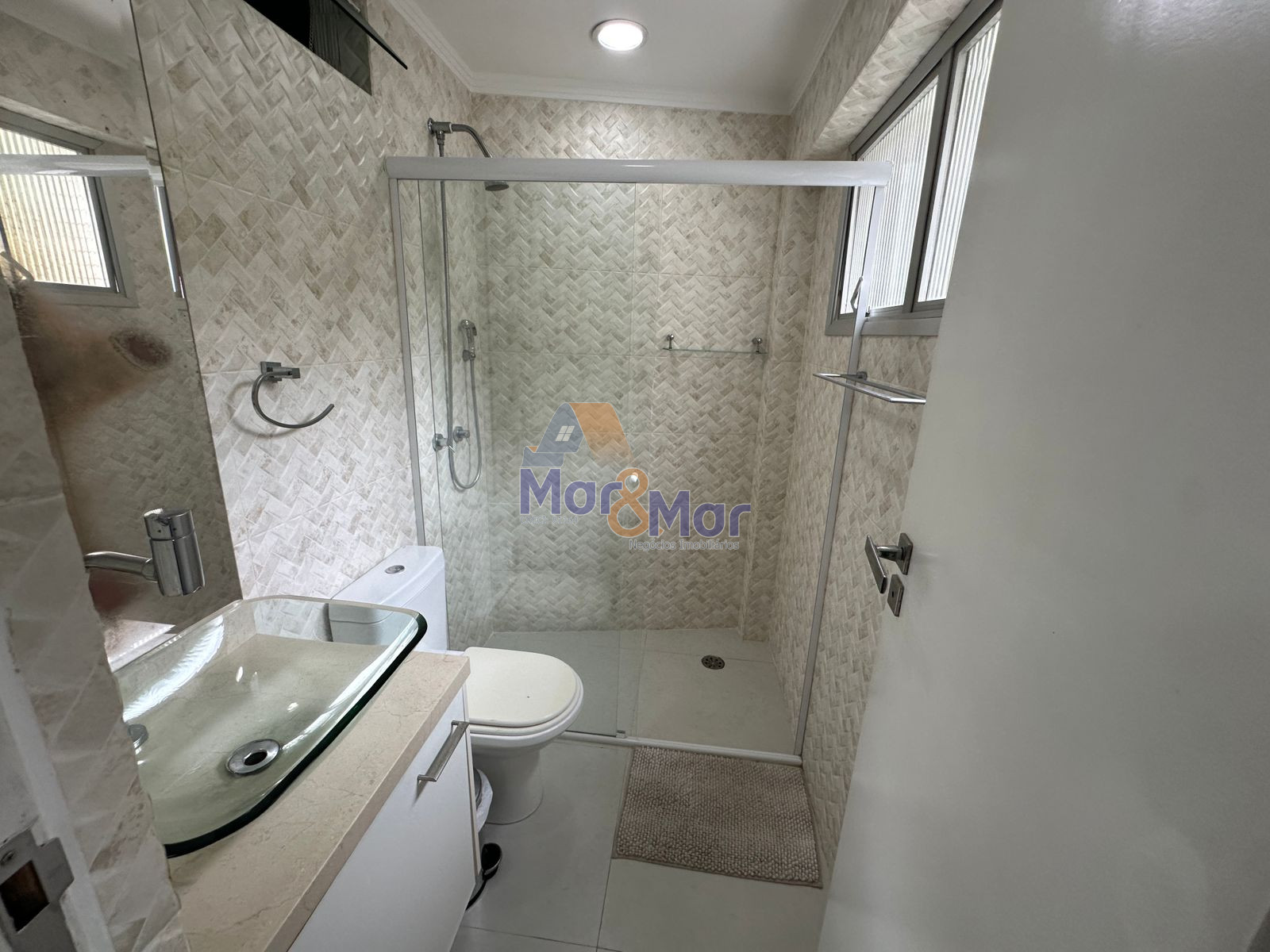 Apartamento Frente ao Mar nas Pitangueiras, Guarujá - SP