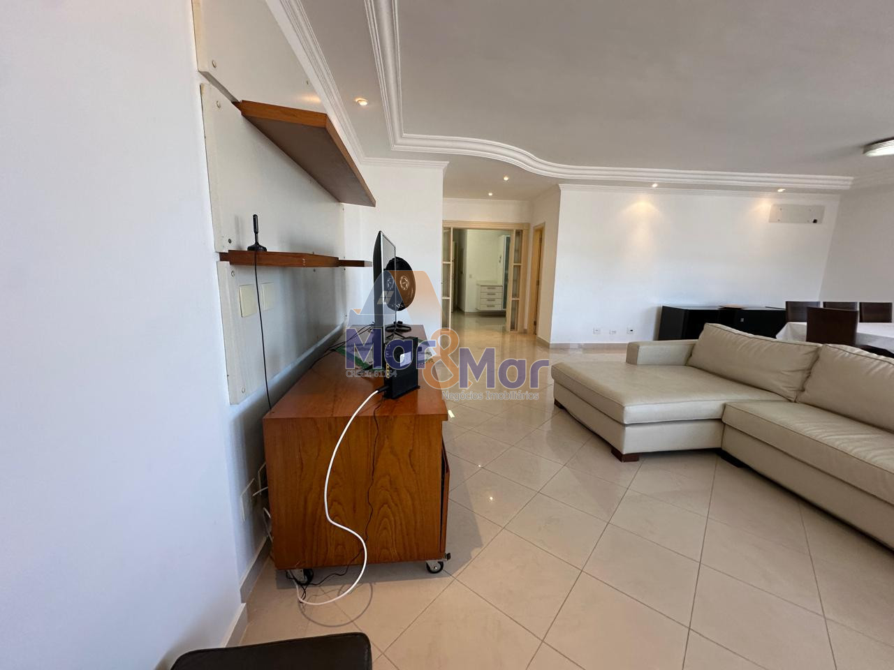 Apartamento na Praia das Pitangueiras, Guarujá - SP