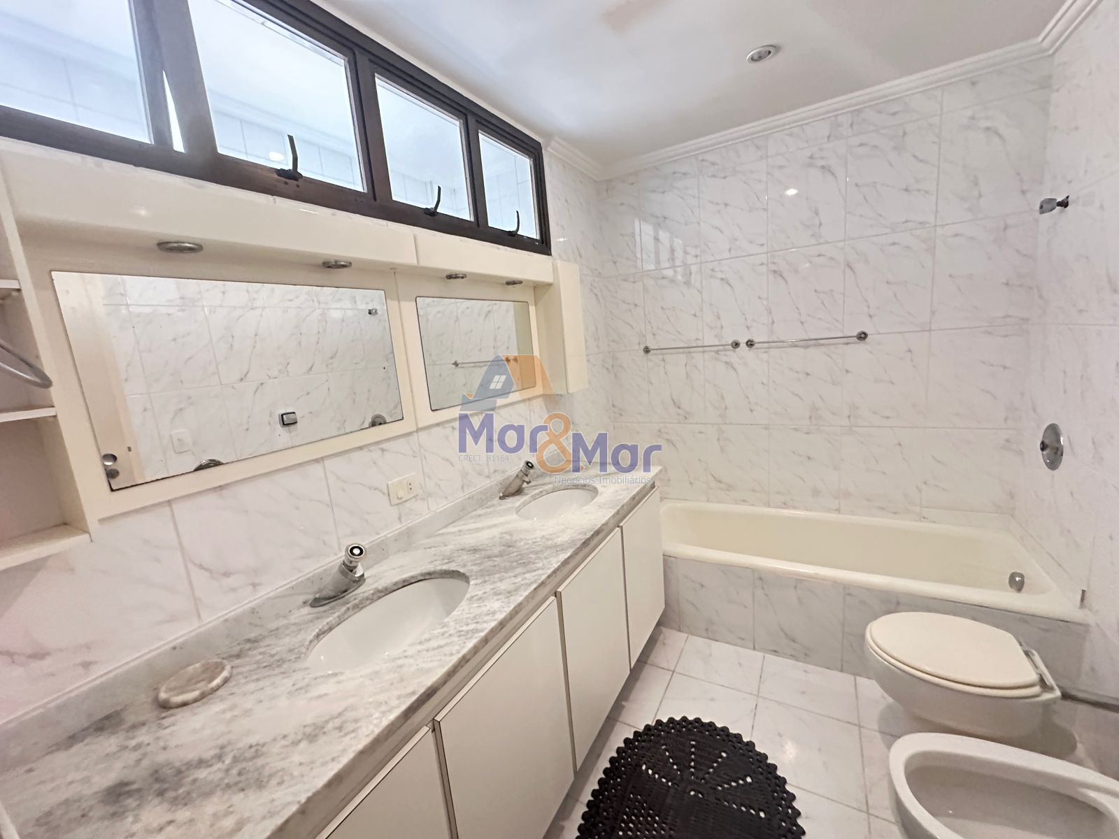Apartamento Frente ao Mar-3-dormitorios-Pitangueiras