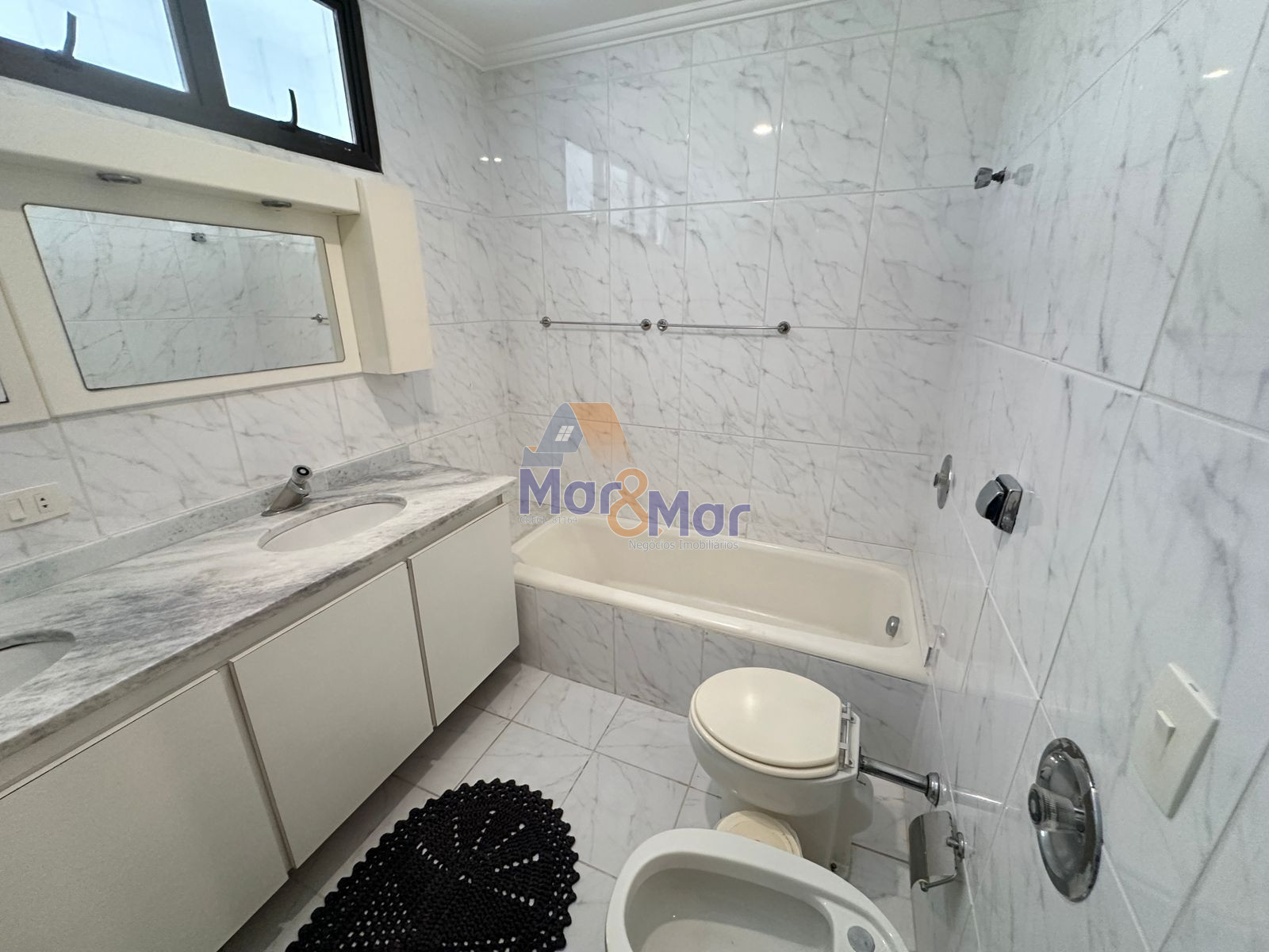 Apartamento Frente ao Mar-3-dormitorios-Pitangueiras