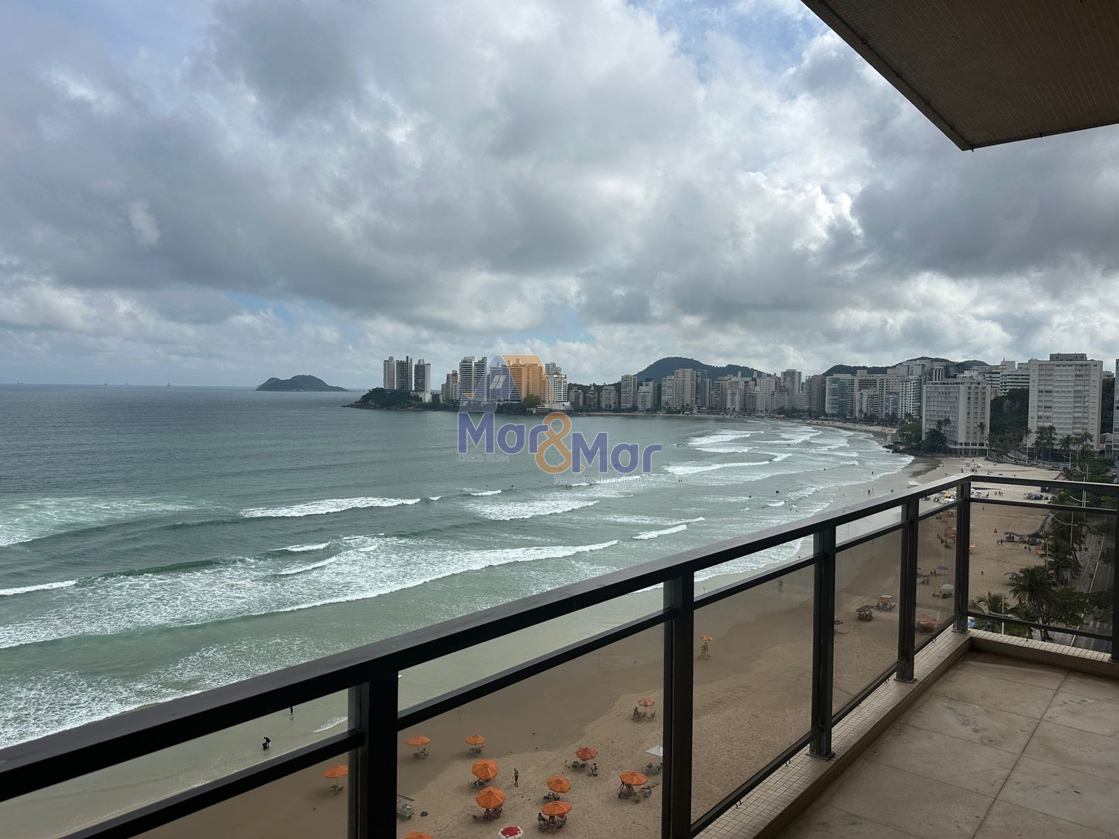Apartamento Frente ao Mar-3-dormitorios-Pitangueiras