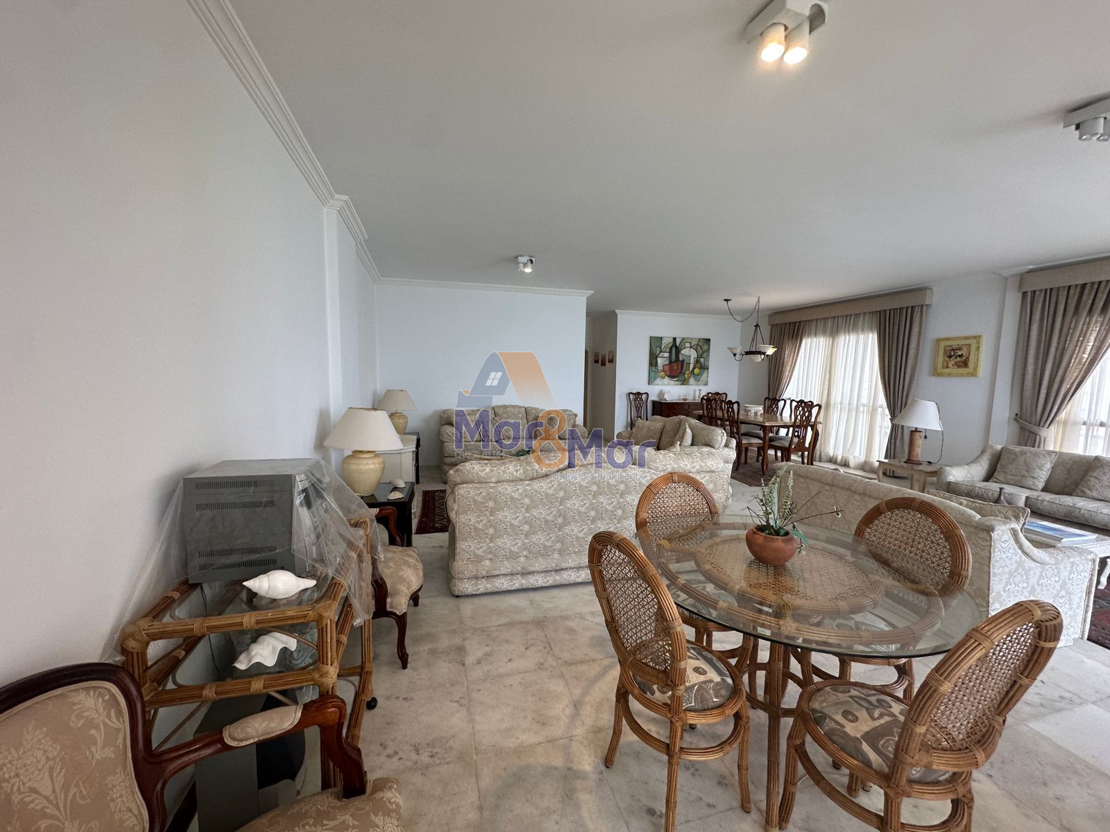 Apartamento Frente ao Mar-3-dormitorios-Pitangueiras