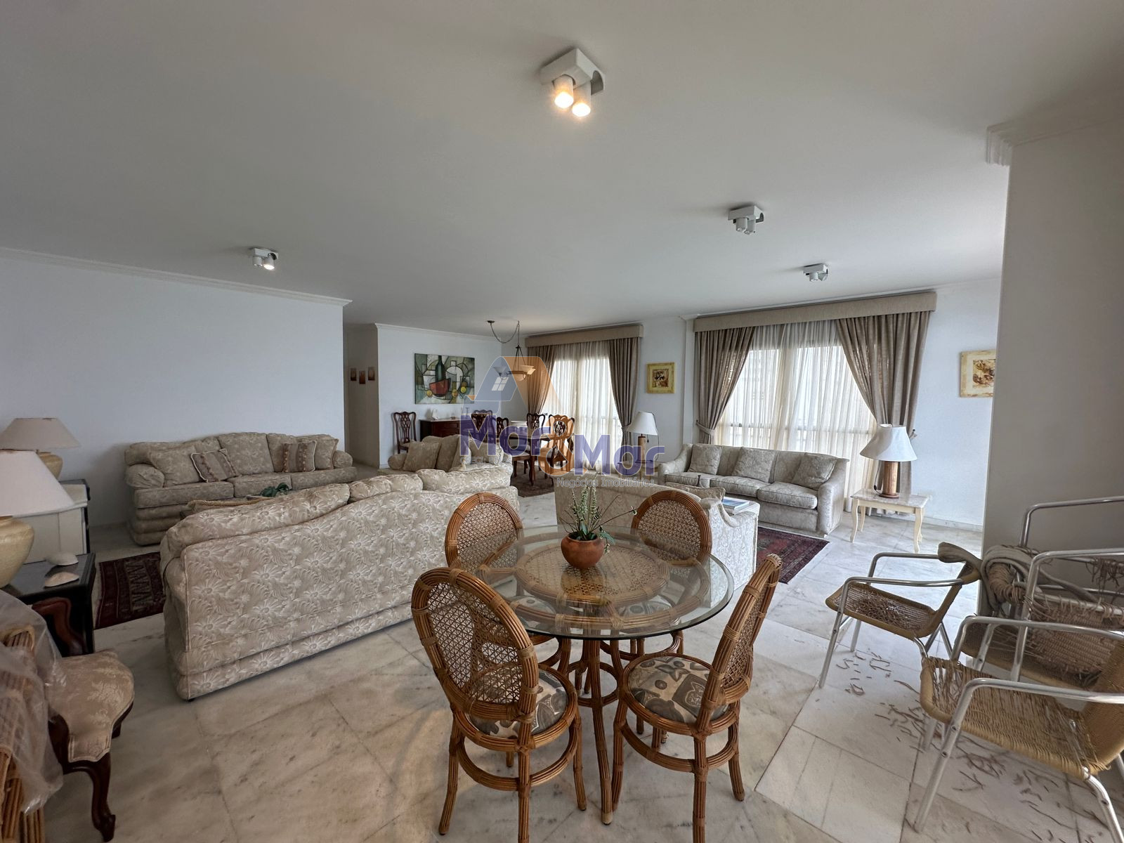 Apartamento Frente ao Mar-3-dormitorios-Pitangueiras