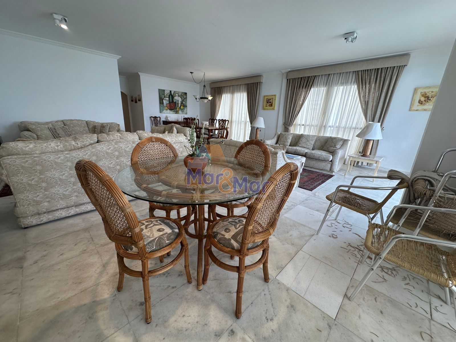 Apartamento Frente ao Mar-3-dormitorios-Pitangueiras