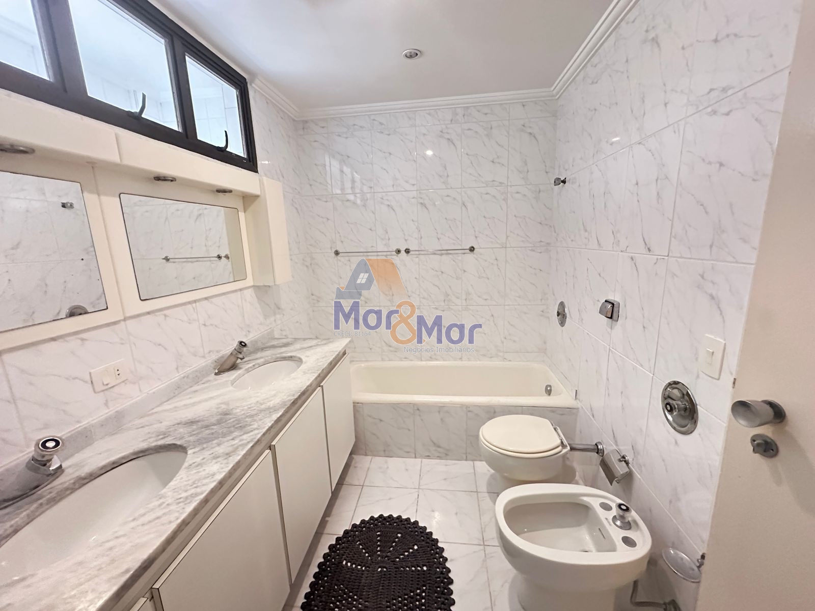 Apartamento Frente ao Mar-3-dormitorios-Pitangueiras