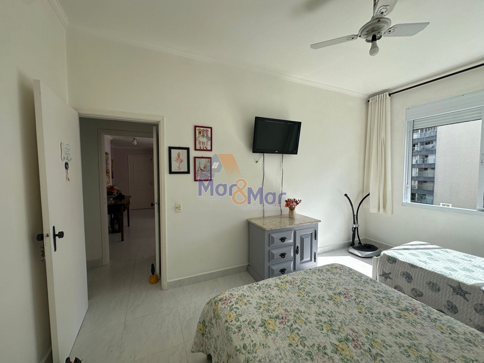 Apartamento na Praia das Pitangueiras, Guarujá - SP