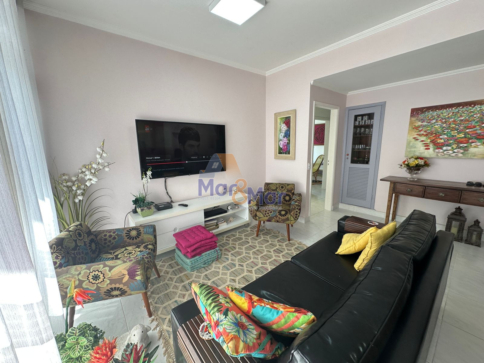 Apartamento na Praia das Pitangueiras, Guarujá - SP
