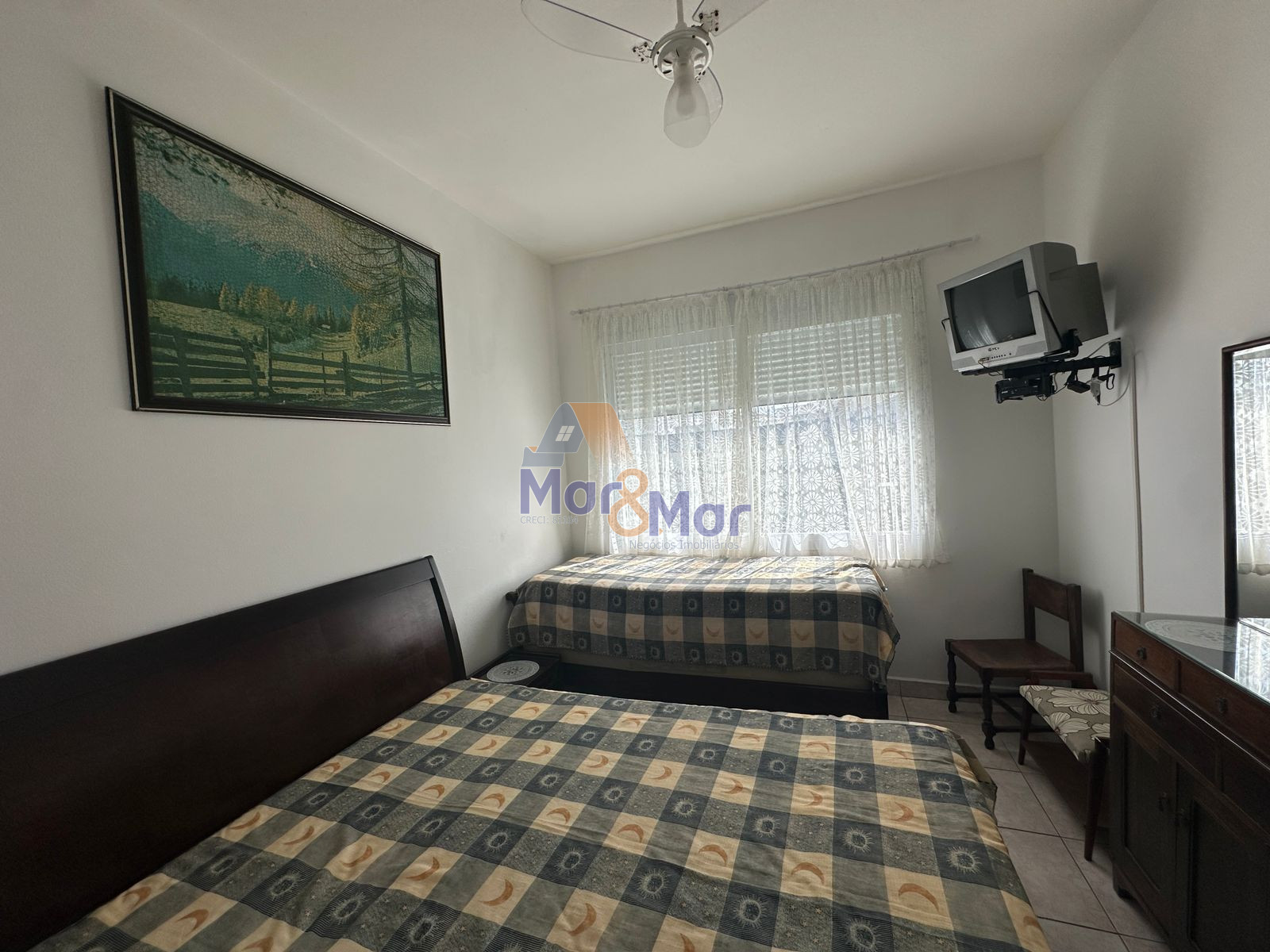 Apartamento na Praia das Pitangueiras, Guarujá - SP
