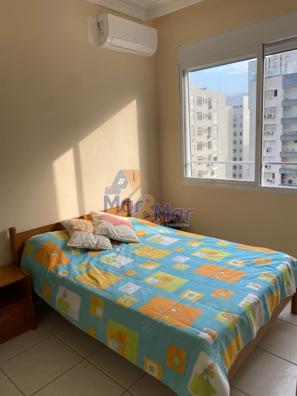 Apartamento na Praia das Pitangueiras, Guarujá - SP
