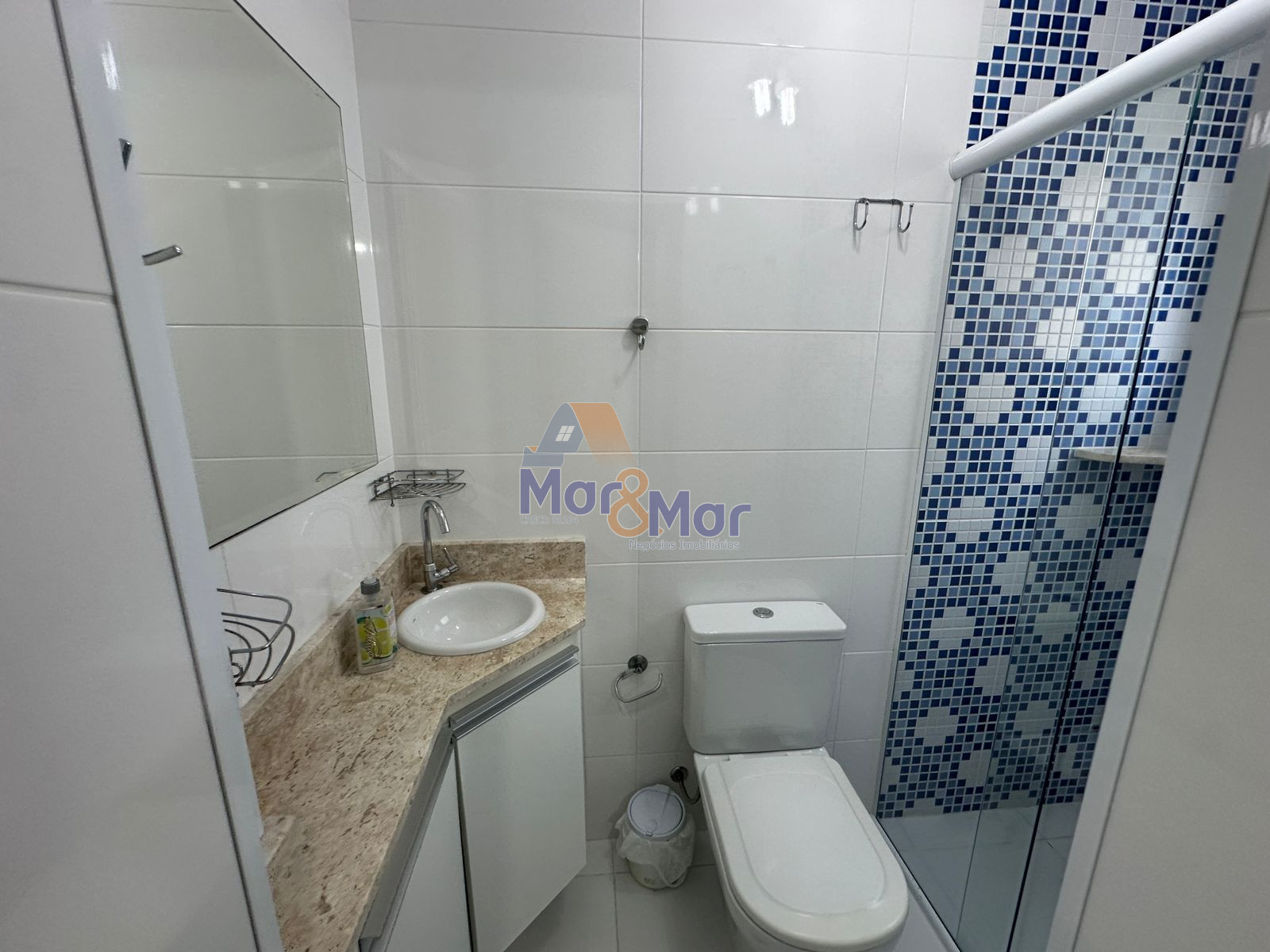 Apartamento na Praia das Pitangueiras, Guarujá - SP