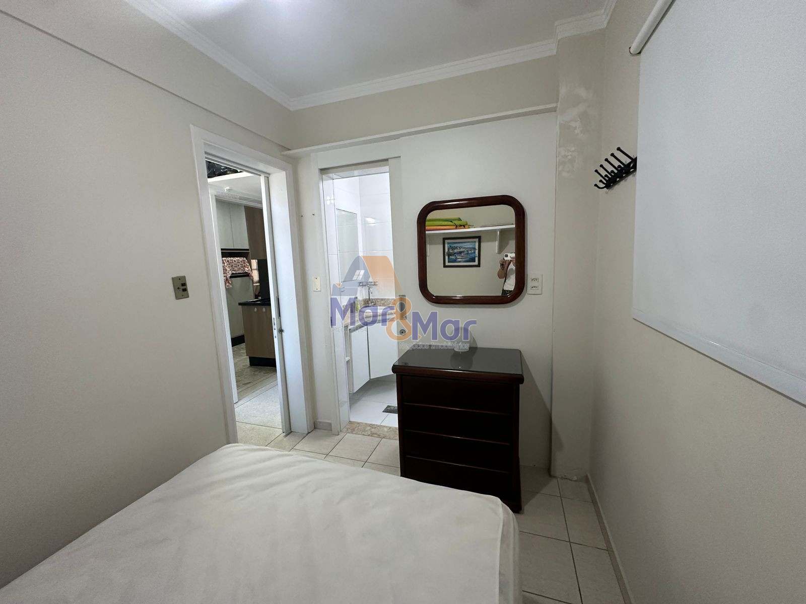 Apartamento na Praia das Pitangueiras, Guarujá - SP