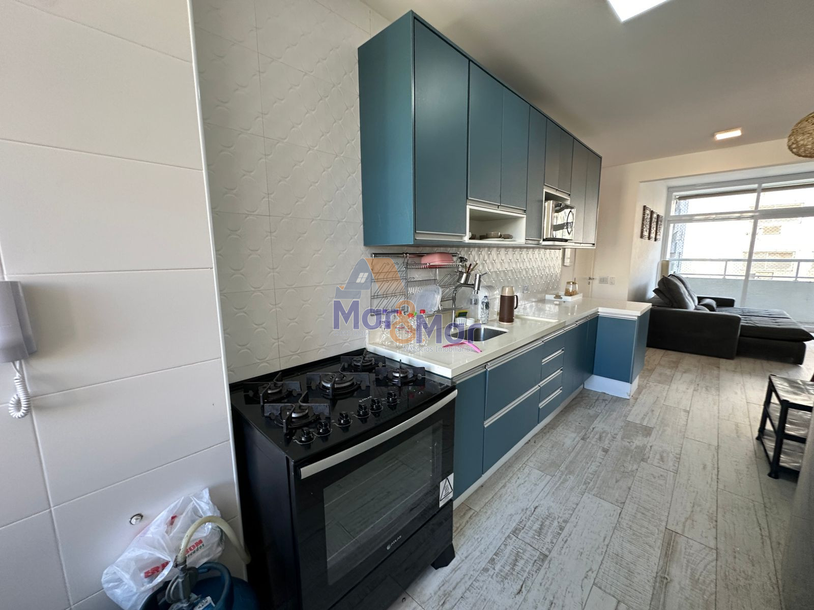 Apartamento na Praia das Pitangueiras, Guarujá - SP