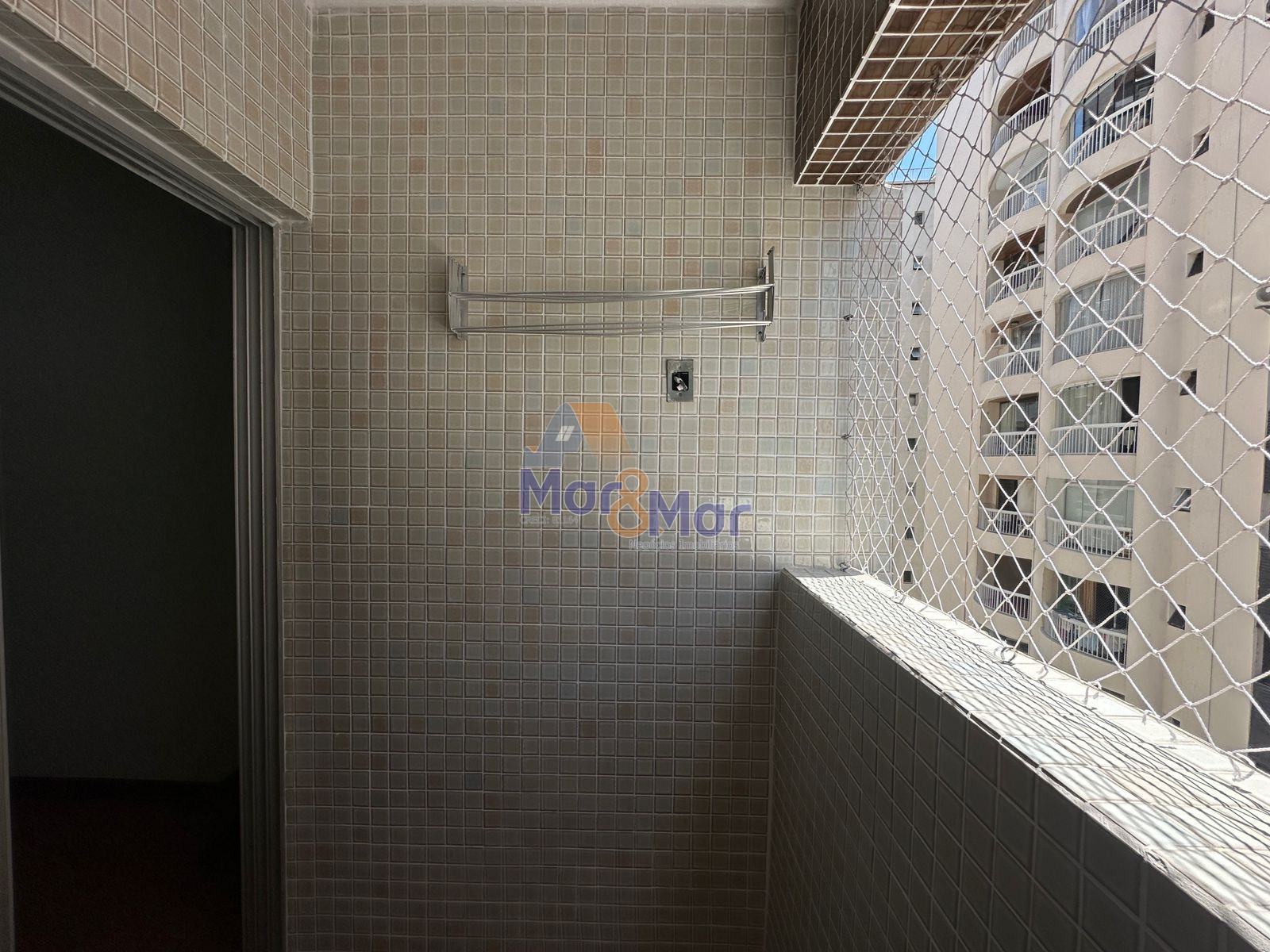 Apartamento na Praia das Pitangueiras, Guarujá - SP