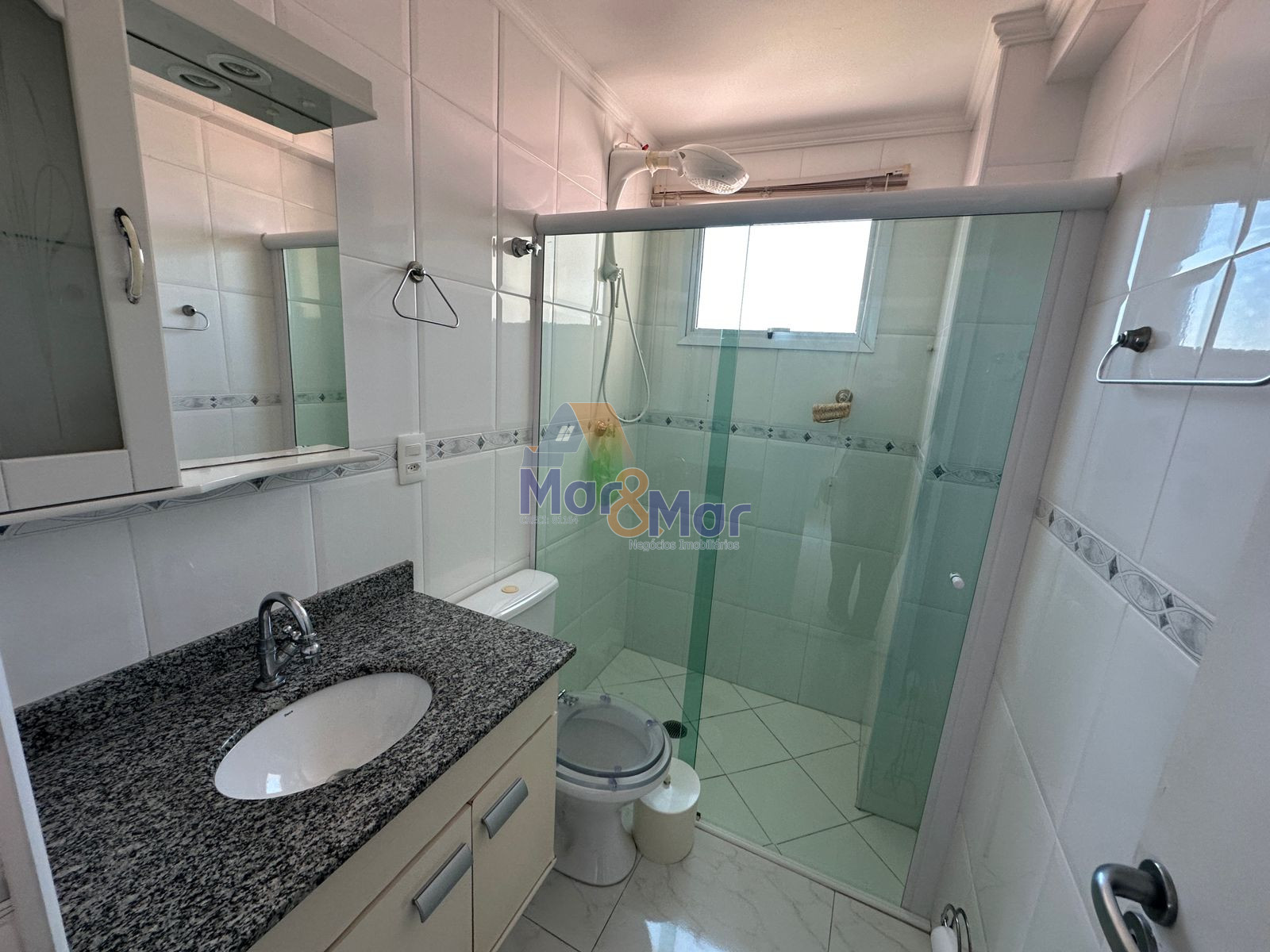 Apartamento na Praia das Astúrias, Guarujá - SP