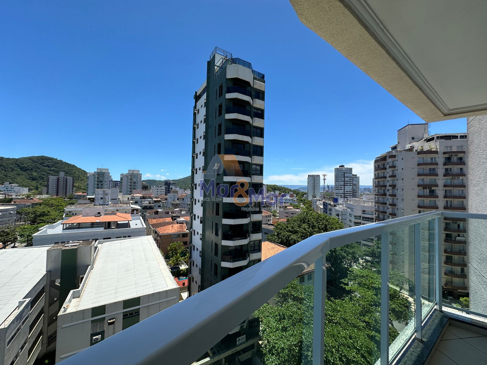 Apartamento na Praia das Astúrias, Guarujá - SP