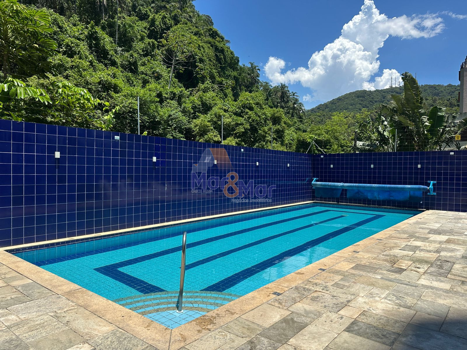 Apartamento na Praia da Enseada, Guarujá - SP