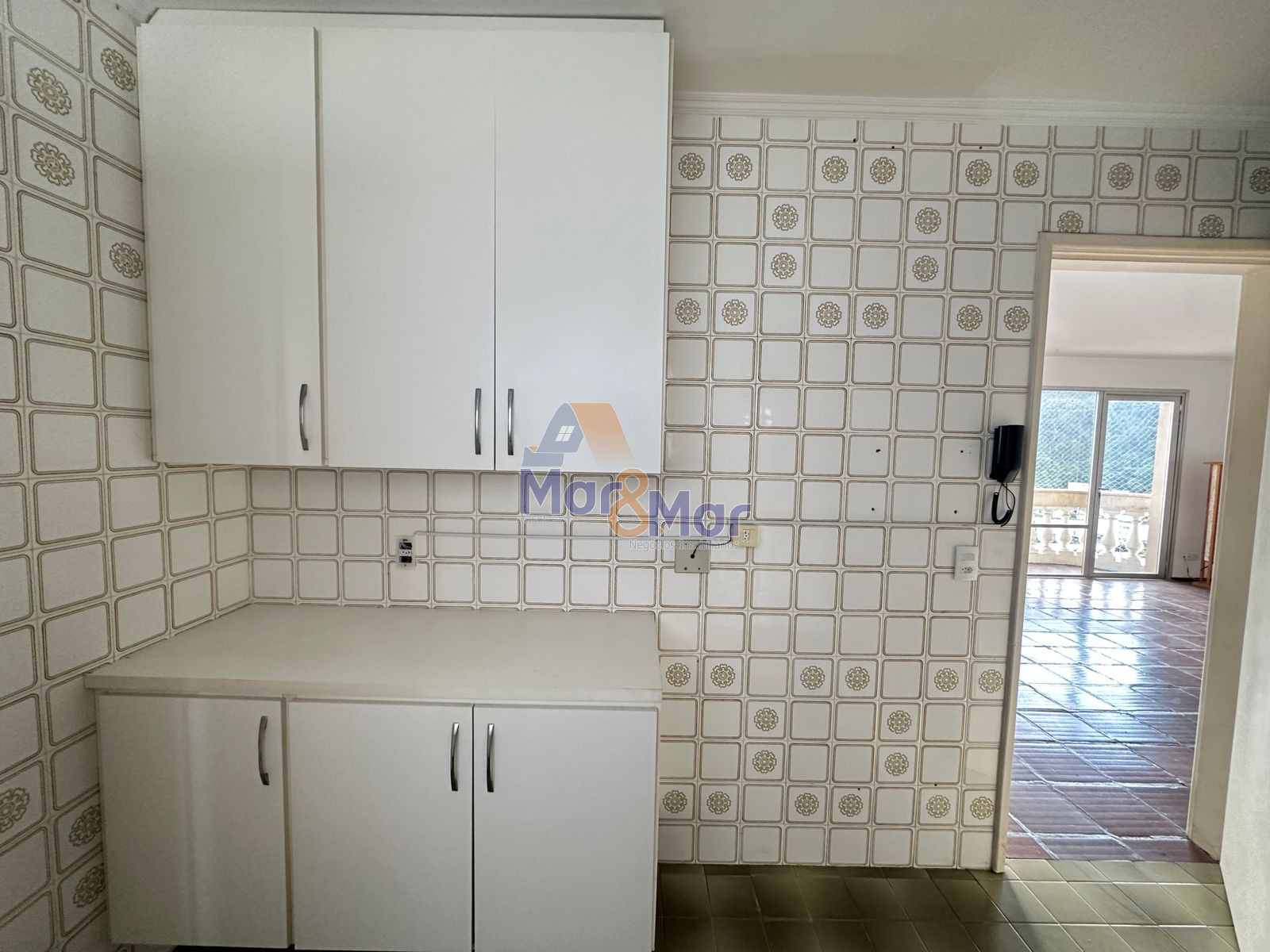 Apartamento na Praia das Pitangueiras, Guarujá - SP