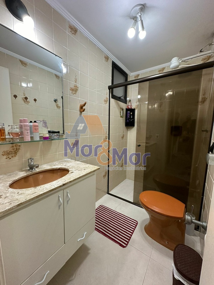 Apartamento na Praia da Enseada, Guarujá - SP