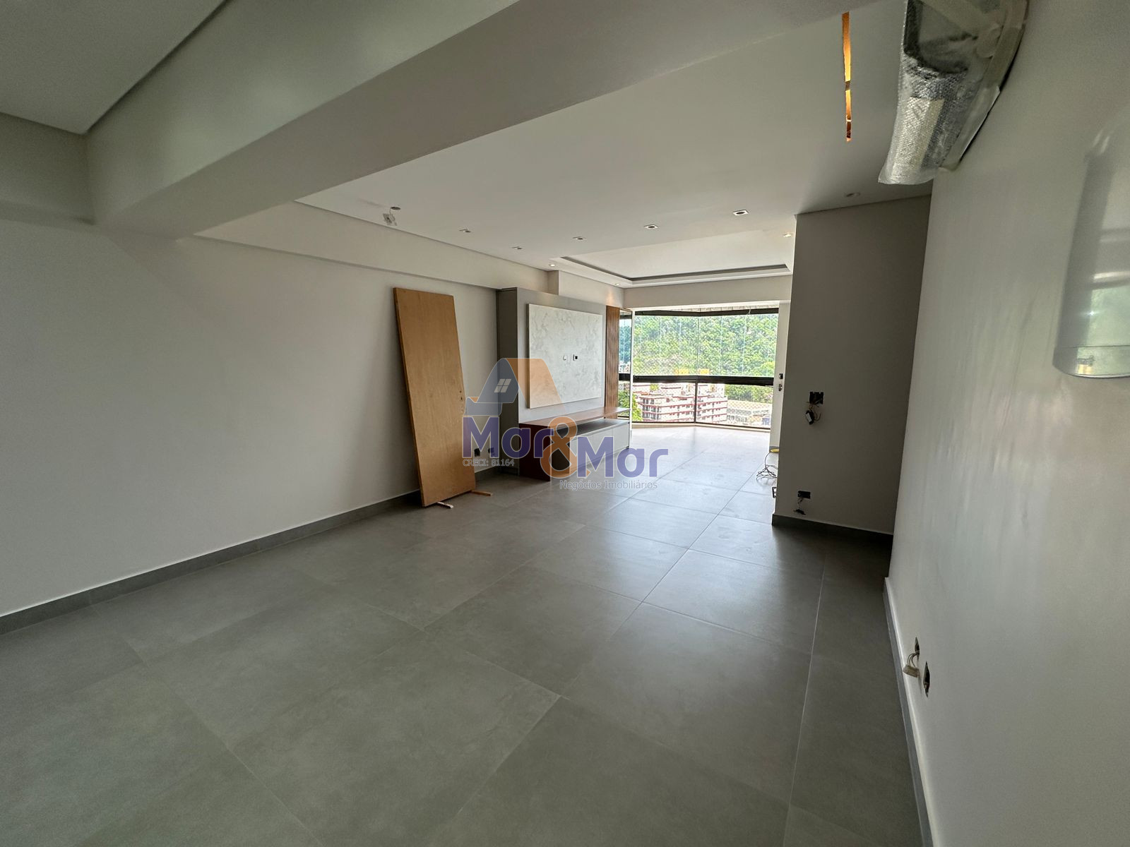 Apartamento na Praia da Enseada, Guarujá - SP