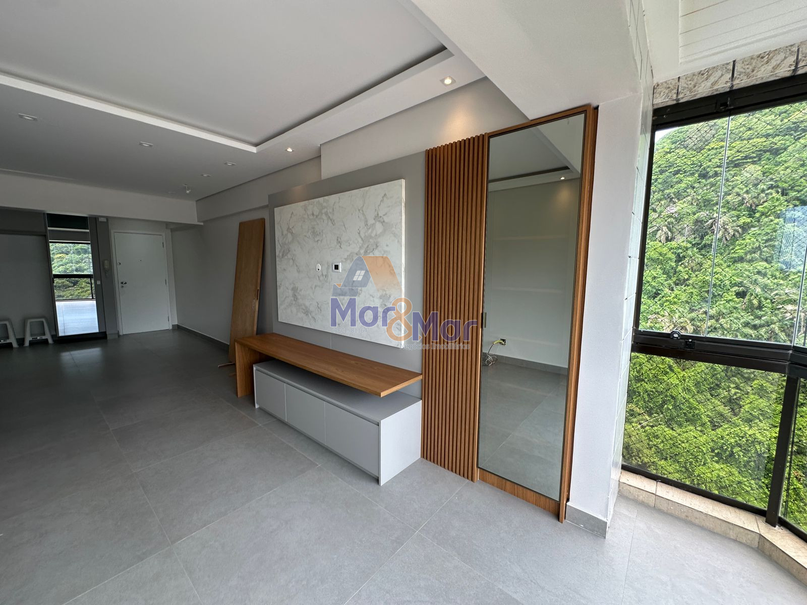 Apartamento na Praia da Enseada, Guarujá - SP