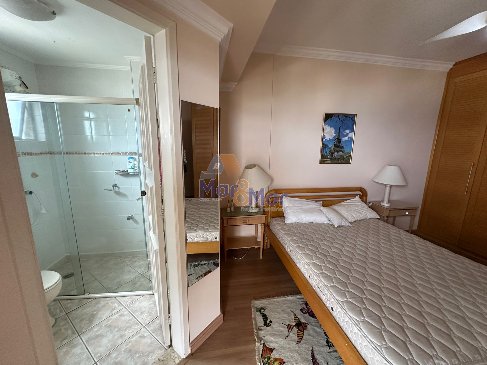 Apartamento na Praia da Enseada, Guarujá - SP