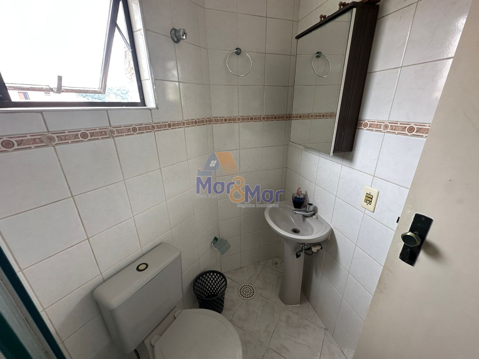 Apartamento na Praia da Enseada, Guarujá - SP
