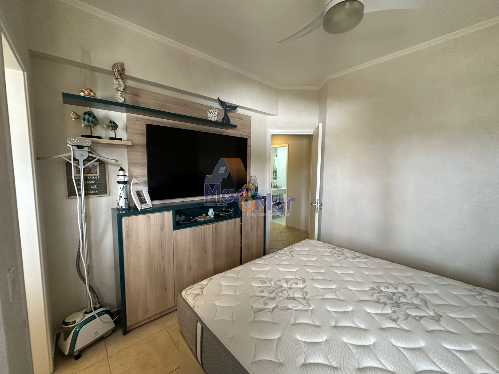 Apartamento na Praia da Enseada, Guarujá - SP