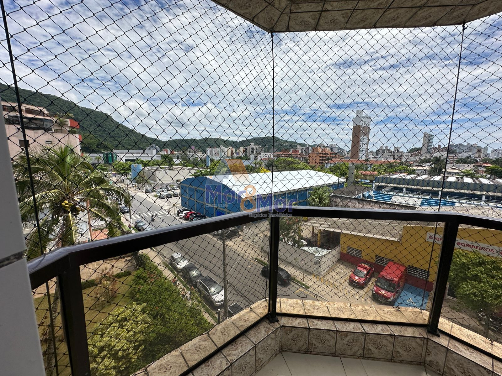 Apartamento na Praia da Enseada, Guarujá - SP