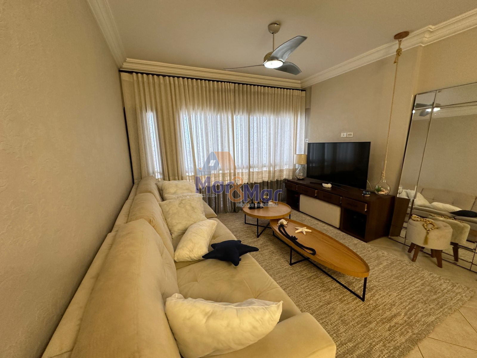 Apartamento na Praia da Enseada, Guarujá - SP