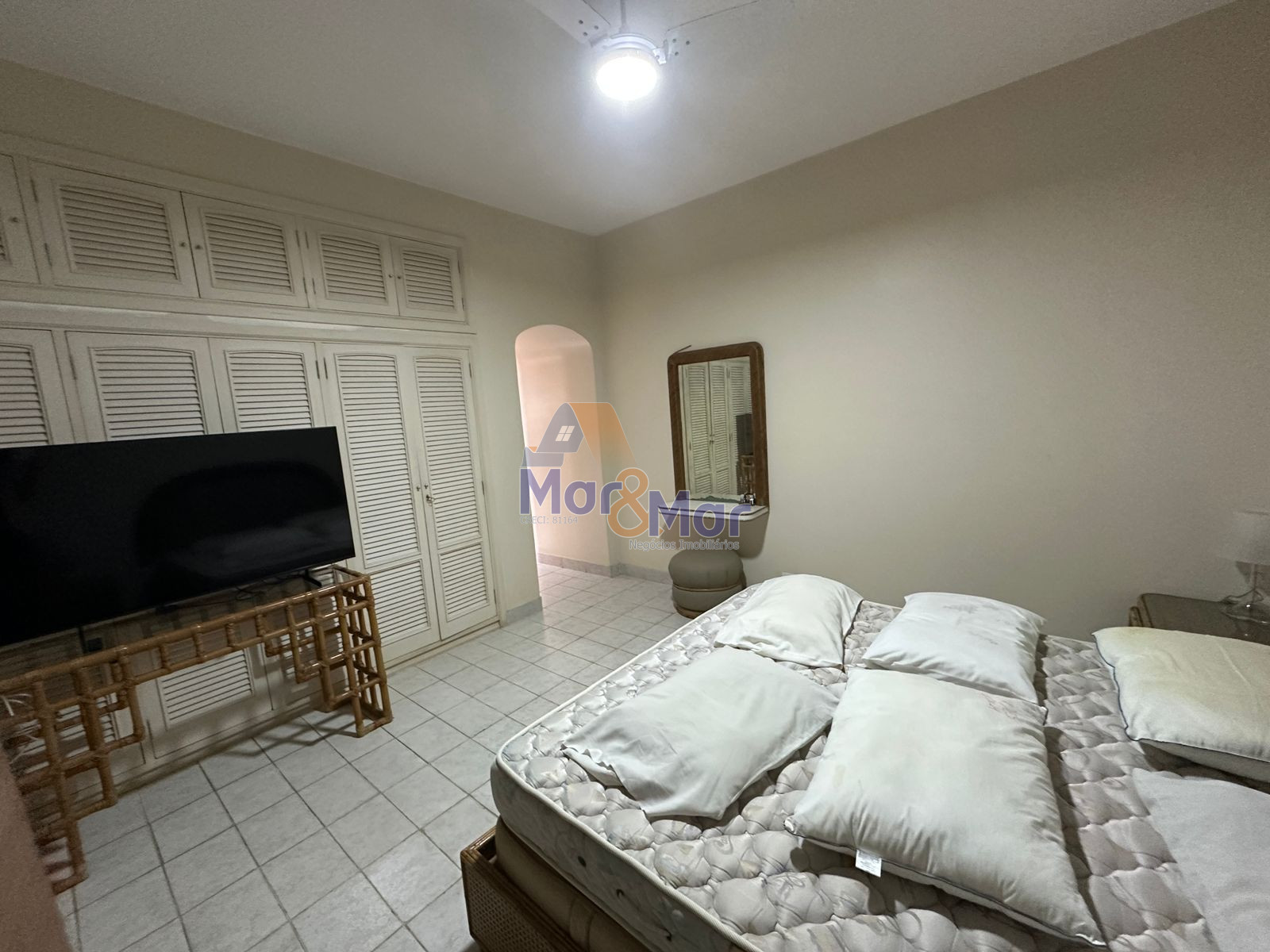 Apartamento Frente ao Mar, Praia Pitangueiras, Guarujá - SP