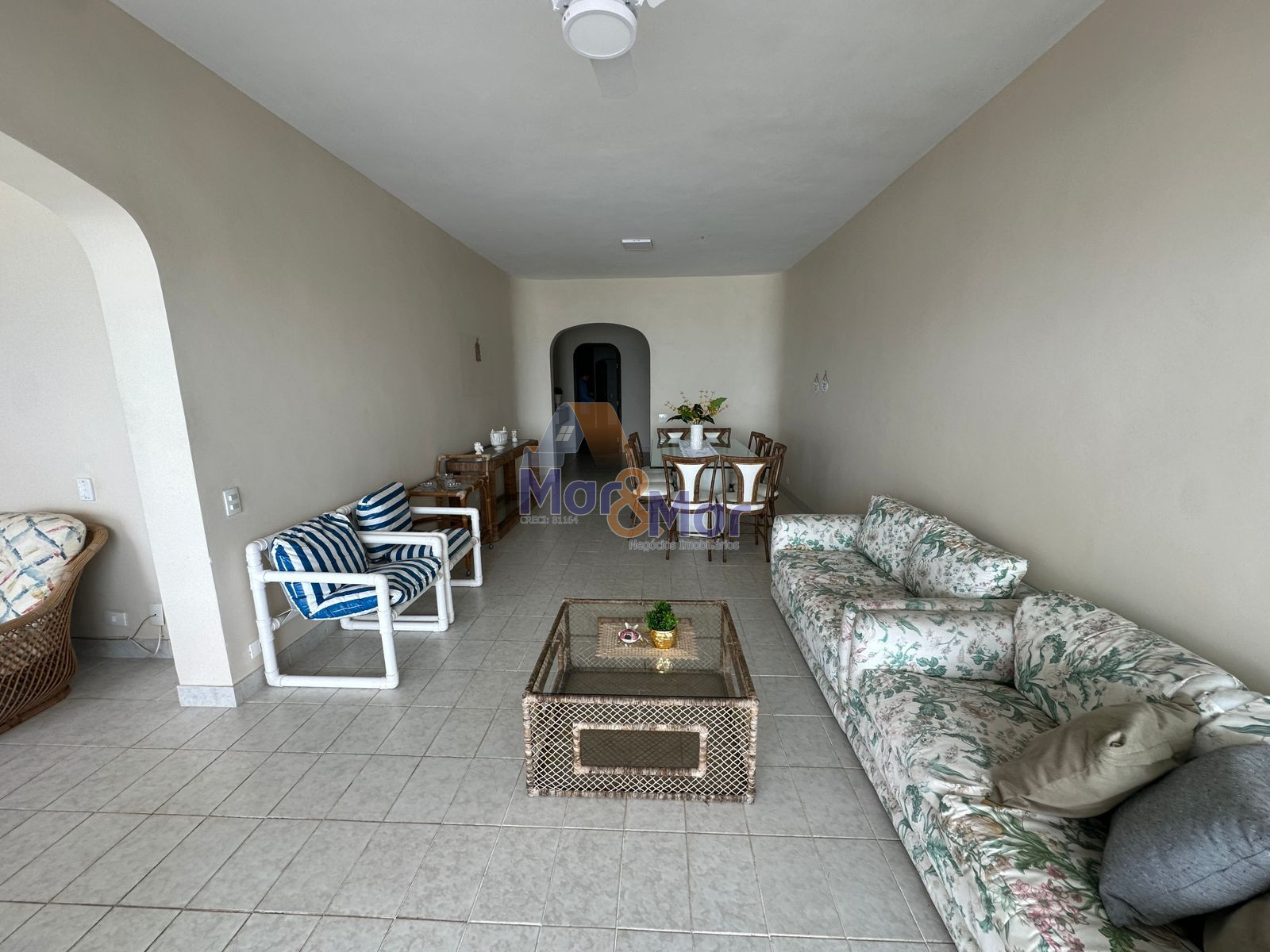 Apartamento Frente ao Mar, Praia Pitangueiras, Guarujá - SP
