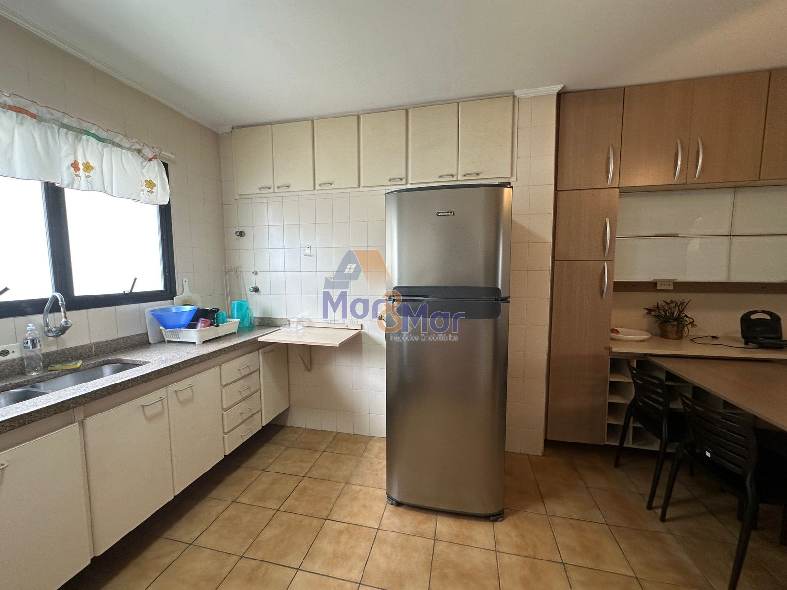 Apartamento na Praia das Pitangueiras, Guarujá - SP
