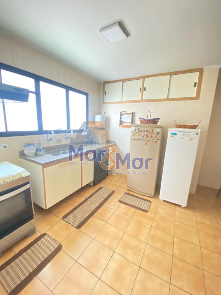 Apartamento na Praia das Pitangueiras, Guarujá - SP