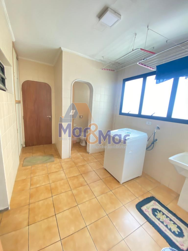 Apartamento na Praia das Pitangueiras, Guarujá - SP