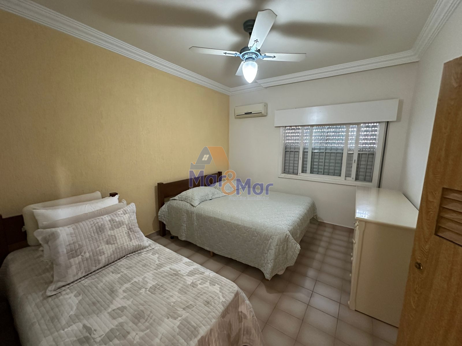 Apartamento Frente ao Mar, Praia Pitangueiras, Guarujá - SP