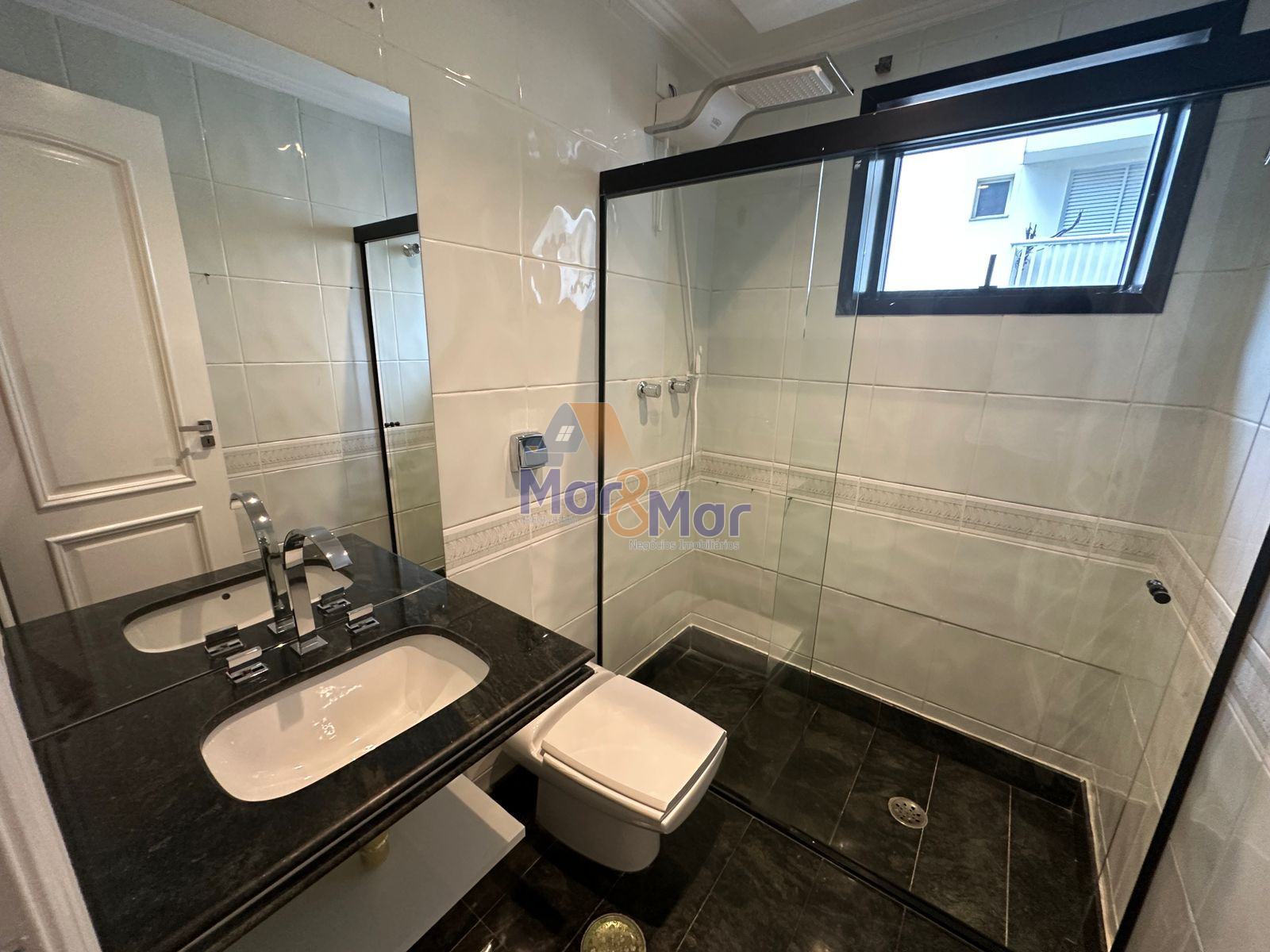 Apartamento Duplex na Praia das Pitangueiras, Guarujá - SP