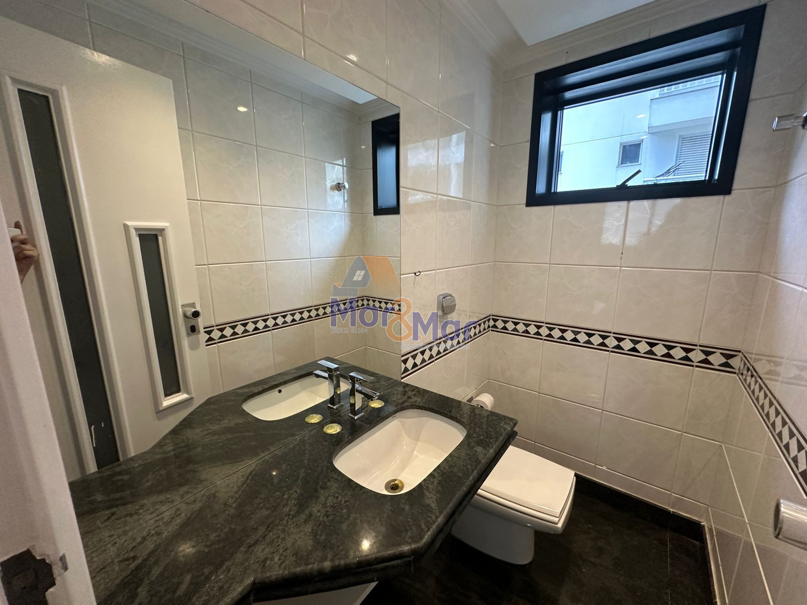 Apartamento Duplex na Praia das Pitangueiras, Guarujá - SP
