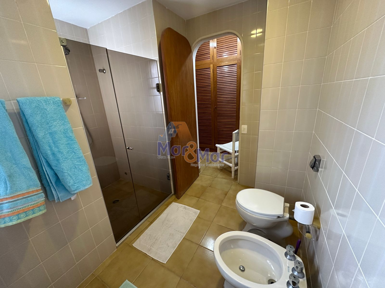 Apartamento na Praia das Pitangueiras, Guarujá - SP