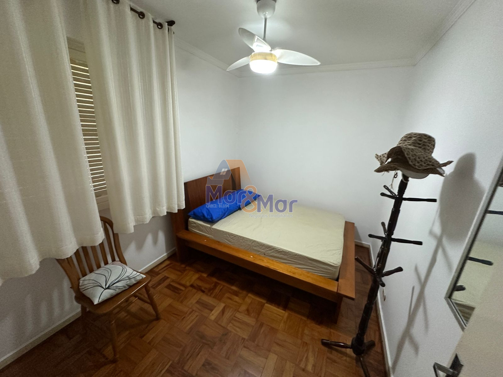 Apartamento na Praia das Pitangueiras, Guarujá - SP