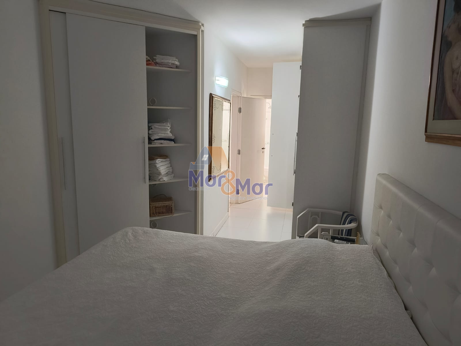 Apartamento na Praia das Pitangueiras, Guarujá - SP